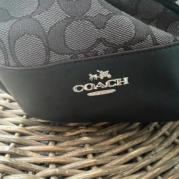 Coach Phoebe Black/Charcoal Shoulder Bag in Outline Signature Jacquard - Picture 3 of 10